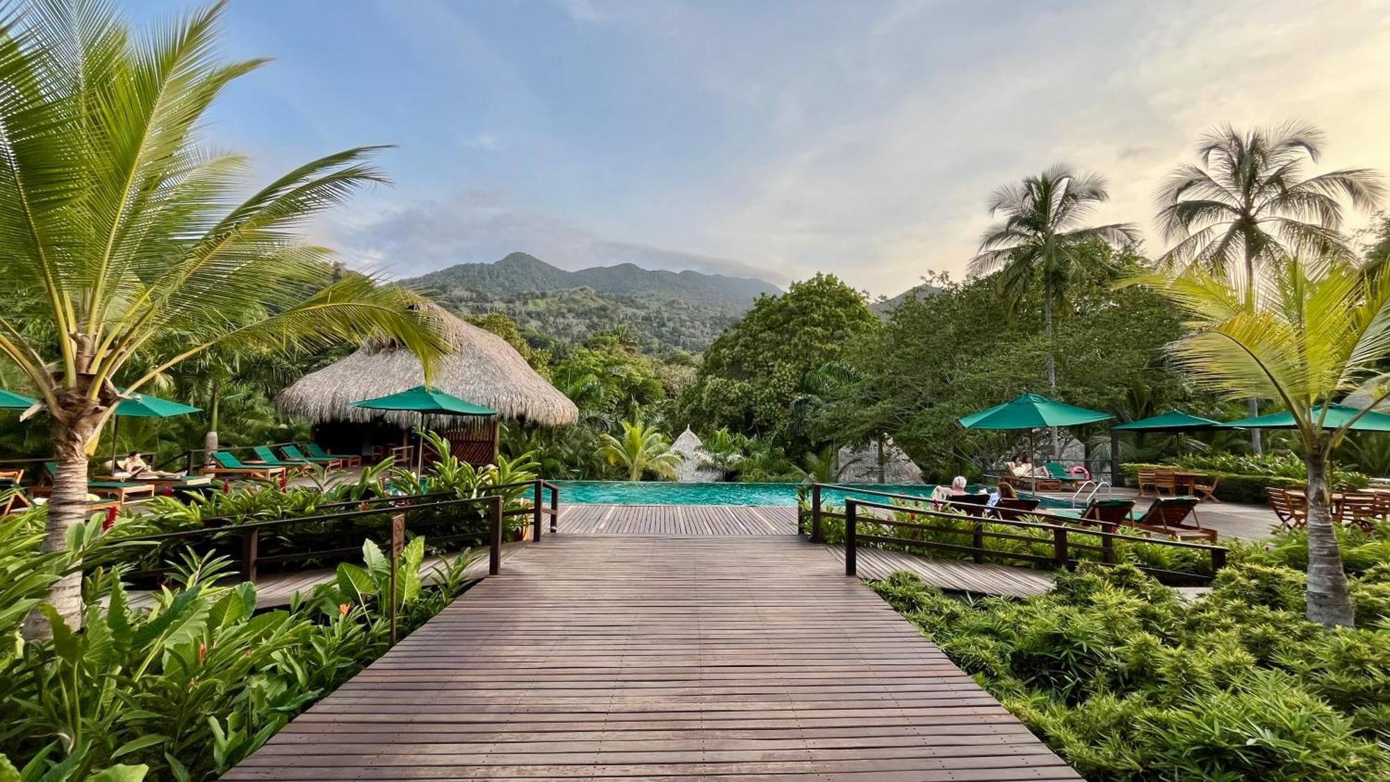 Senda Watapuy Hotel El Zaino Exterior photo The resort's pool